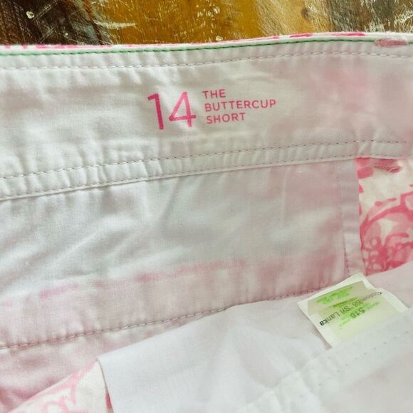 Lilly Pulitzer buttercup shorts scalloped she’s a fox pink print - Picture 3 of 3